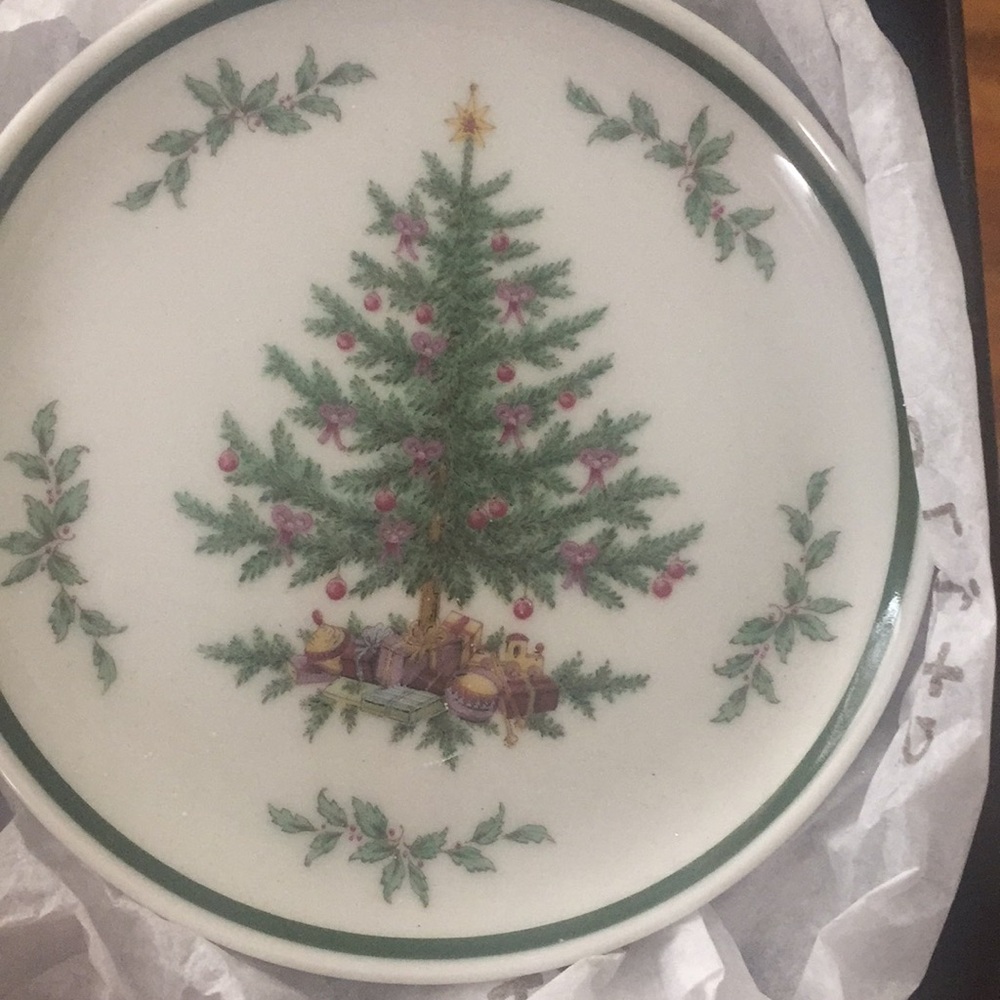 Kaiser Bavarian German Christmas tree trinket tray